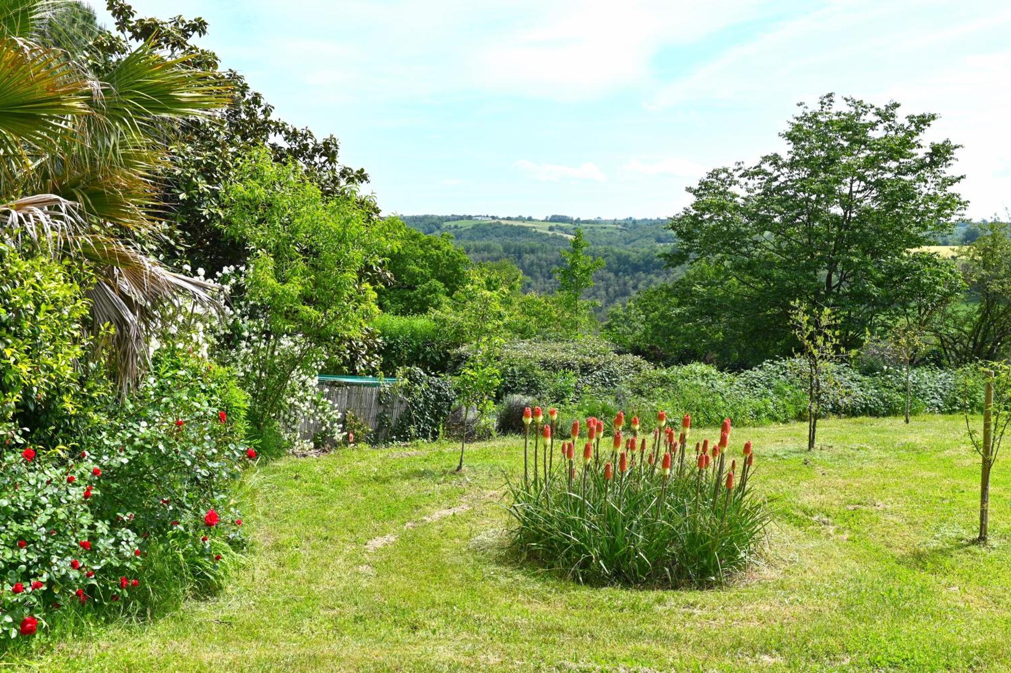 爱之井住宿加早餐旅馆 Mirandol-Bourgnounac 外观 照片
